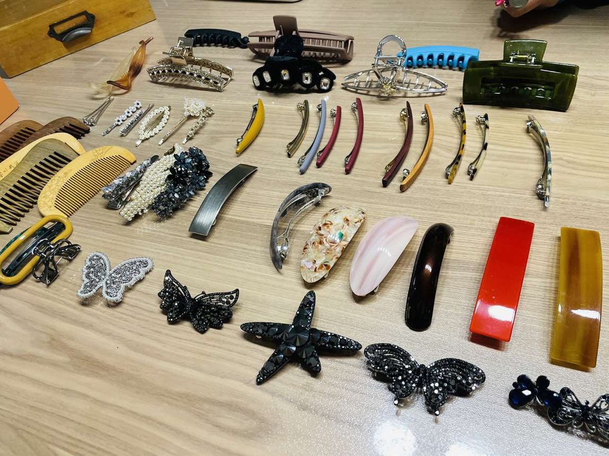 图5-4 服务案例 把发卡摆出来给客户筛选